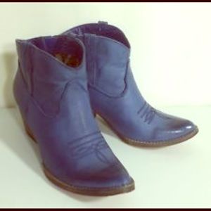 Us size 8, Leather, blue high heel boots!